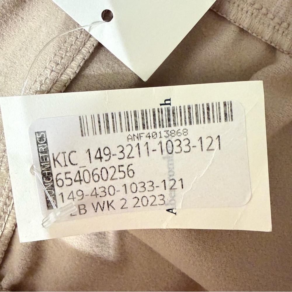 New! Abercrombie & Fitch Vegan Leather Dolphin-Hem Short Size Small 23228 - Picture 8 of 9